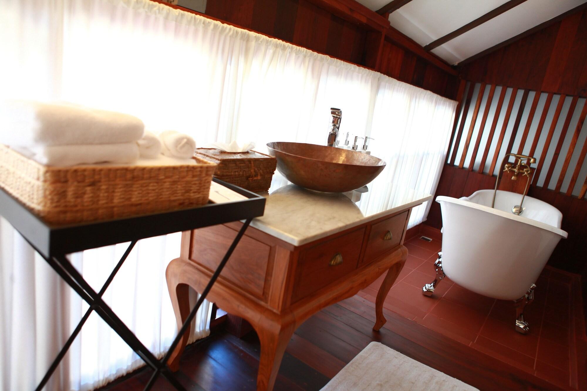 Chompor Lanna Hotel Chiang Mai Bagian luar foto