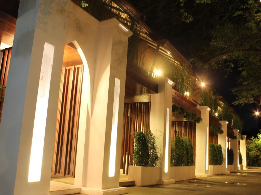 Chompor Lanna Hotel Chiang Mai Bagian luar foto